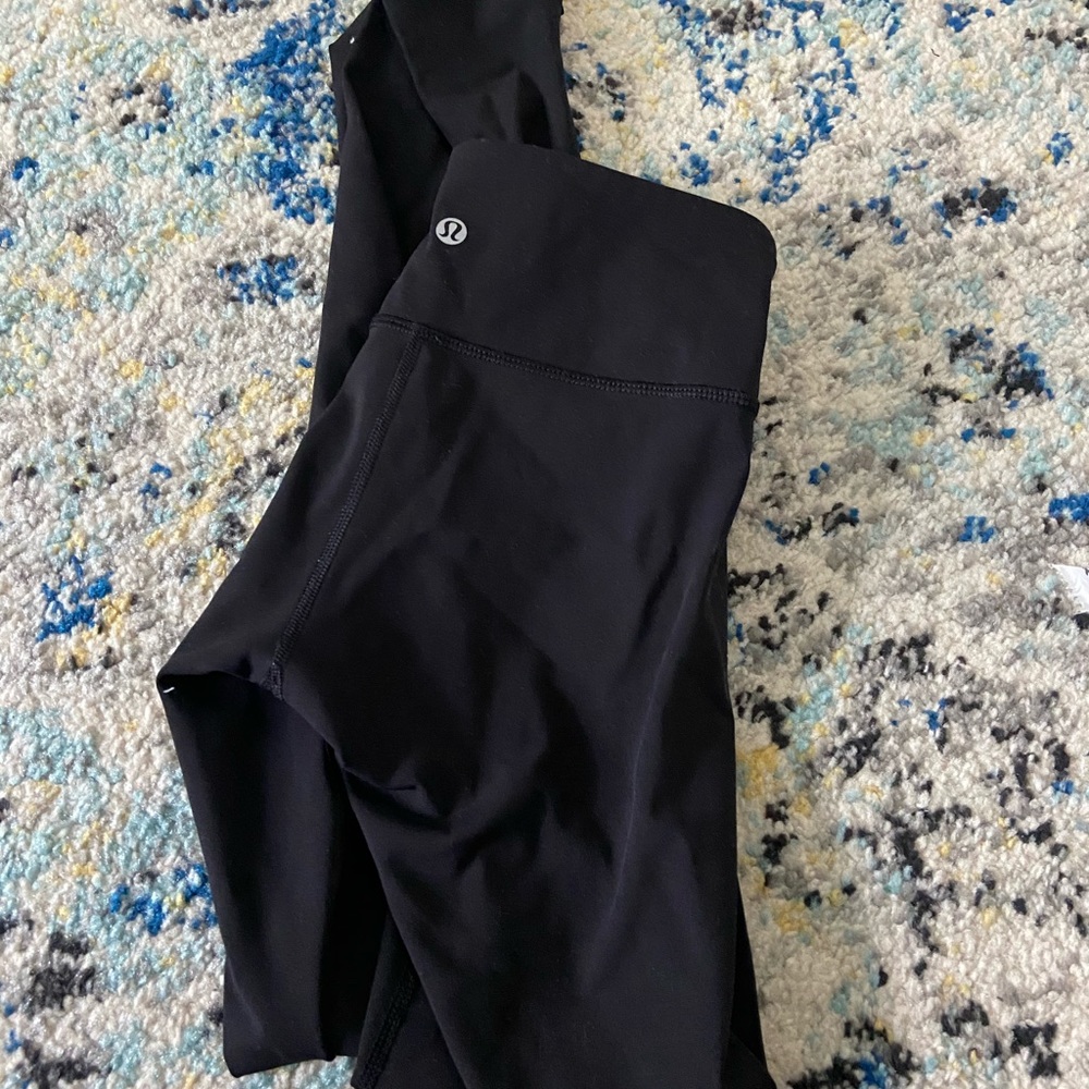 Black Lululemon Wunder Under leggings